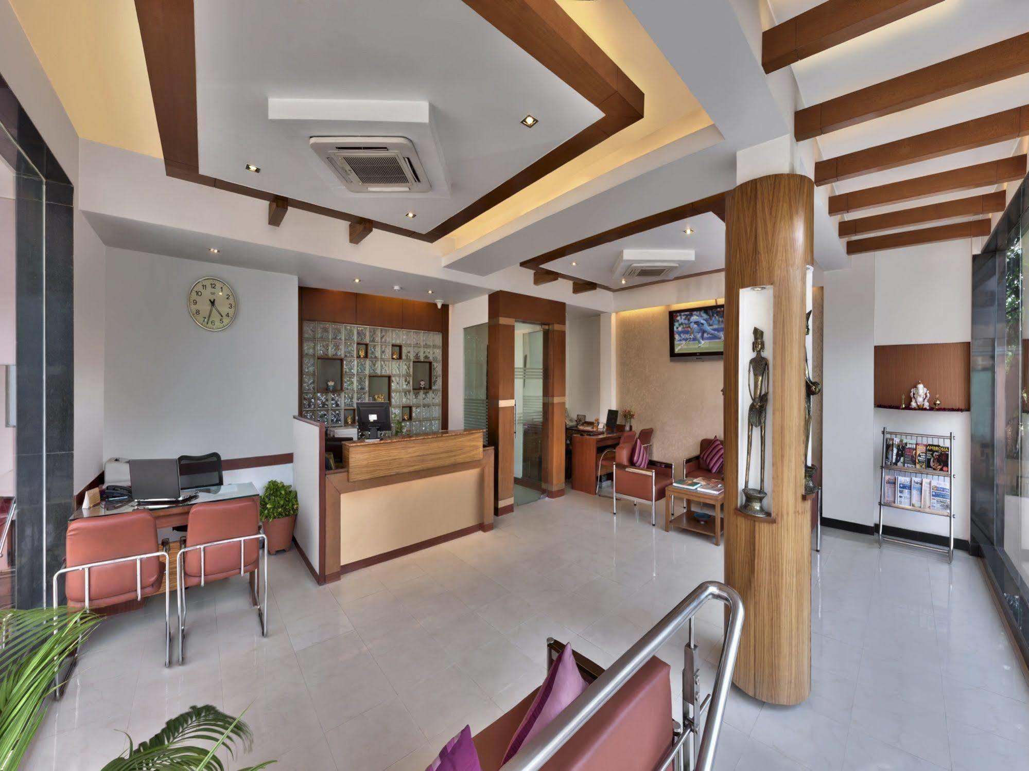 Regale Inn Neu-Delhi Exterior foto